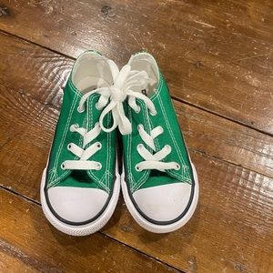 CONVERSE Child Size 4